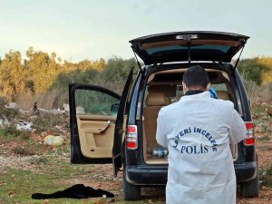 Otomobilin Camını Kırıp 30 Bin Liralık Bilgisayar Çaldılar, Köşeye Sıkışınca Araçlarını Bırakıp Kaçtılar