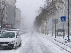 Tatvan’da Yoğun Kar Yağışı