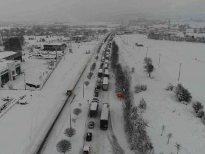 Bolu’da, D100 Karayolu Ankara Yönü Ulaşıma Kapandı