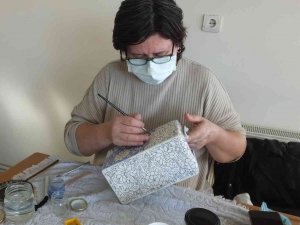 Kadınlar Pandemi Sonrası Çini Üretimine Başladı