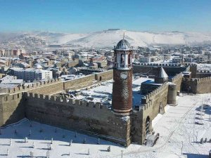 Erzurum’da Kar Altında Kalan Tarihi Yerler Havadan Görüntülendi