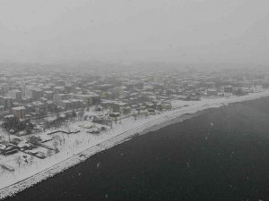 Tatvan’daki Tüm Köy Yolları Ulaşıma Kapandı