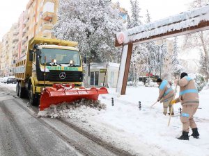 Haliliye’de Karla Mücadelede Ekipleri Sahada