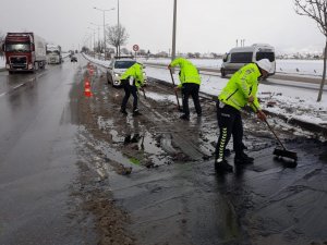 Polis Ekipleri Kazaların Önüne Geçmek İçin Kolları Sıvadı