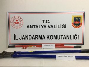 Aynı Gün 4 Farklı İnşaattan 350 Bin Tl Değerinde Malzeme Çalan 3 Şüpheli Yakayı Ele Verdi