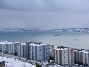 Fırtına Nedeniyle Gemiler Sinop Limanına Sığındı