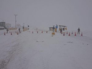 Van-çatak Karayolu Trafiğe Kapatıldı