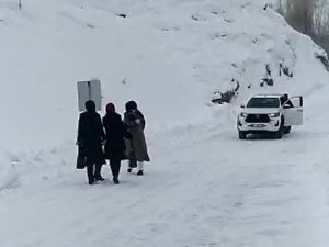 Yola Çığ Düştü, Öğretmenler Son Anda Kurtuldu