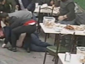 Lokantacıdan Müşteriye Hayat Kurtaran Müdahale