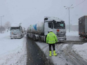 Bolu Dağı, Tır Ve Tankerlerin Geçişine Kapatıldı