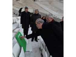 Timsah Arena'da Çalışmaları Kar Da Durduramadı