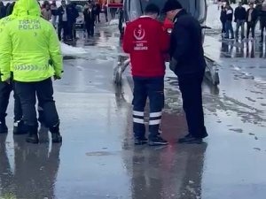 Karda Mahsur Kalan Yeni Doğan Bebek İçin Ambulans Helikopter Havalandı