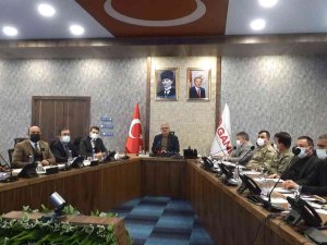 Vali Karaloğlu: “Diyarbakır’da 570 Kırsal Mahalle Yolu Kapalı”