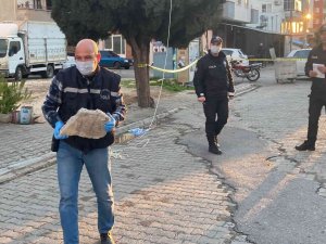 Rüzgarda Kafasına 10 Kiloluk Taş Düşen Kadın Hayatını Kaybetti