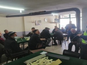 Jandarma Vatandaşı Trafik Kuralları Hakkında Bilgilendirdi