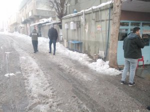 Fabrikada 18 Saat Mahsur Kalan İşçileri Kıraathaneye Bırakıp Kaçtı
