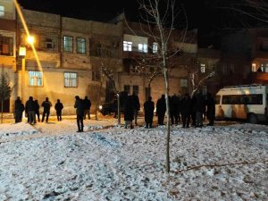 Şanlıurfa’da 5 Çocuk Annesi Kadın Evinde Silahla Öldürüldü