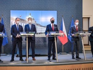 Çekya Hükümeti Zorunlu Aşılama Kararnamesini İptal Etti