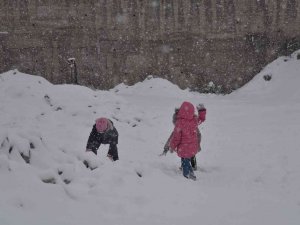 Dursunbey’de Okullar Tatil Edildi