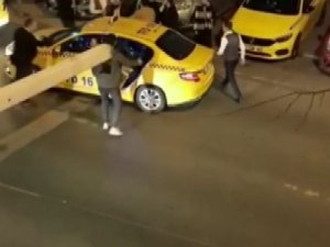 Restoranda Çalışanlar İle Müşteriler Arasında Kavga Çıktı