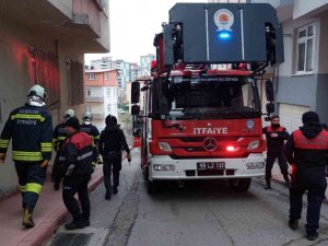 6 Yaşındaki Çocuk Yangından Kaçarak Kurtuldu