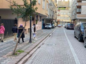 Zeytinburnu’nda Önünü Kestiği Husumetlisine Kurşun Yağdırdı, O Anlar Kamerada