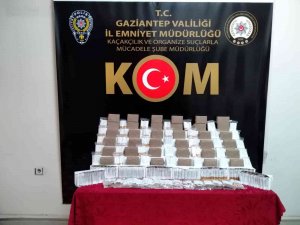 Gaziantep’te Kaçak Sigara Kağıdı Ve Makaron Operasyonu