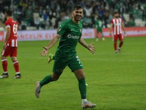Bursaspor’da Eksik Futbolcular Teknik Ekibi Düşündürüyor