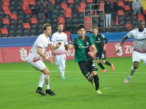 Sakaryaspor Altyapısı Işık Saçıyor