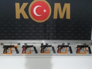 Aracında 5 Ruhsatsız Tabanca İle Yakalandı