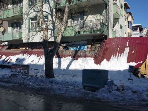 Üzerine Branda Düşen Kadın Ağır Yaralandı