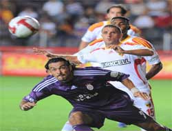 Galatasaray Kayseri'yi "Mor"arttı  4 -1 (VİDEO)