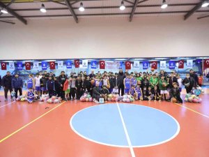 Çayırova’da Basketbol Turnvuvası