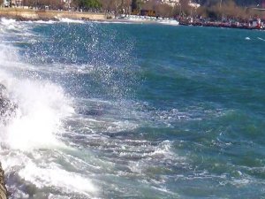 Marmara Denizi’nde Ulaşıma Lodos Engeli