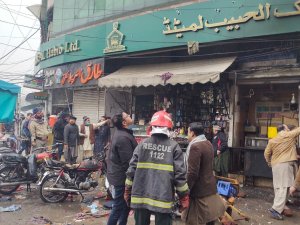 Pakistan’da Çarşıda Bombalı Saldırı: 3 Ölü, 22 Yaralı