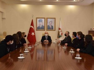 Öğrenciler Projelerini Vali Karadeniz’le Paylaştı