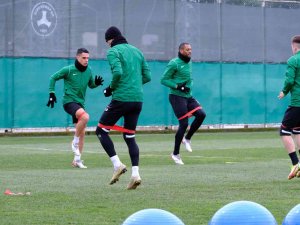 Gzt Giresunspor 4 Eksikle Çalıştı