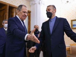Rusya Dışişleri Bakanı Lavrov, İ̇ranlı Mevkidaşı Abdullahiyan İle Görüştü