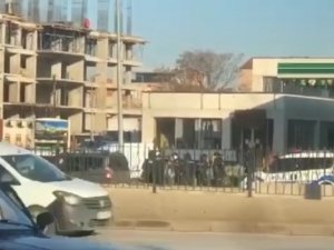 Trafikte Akraba Kavgasında Silah Ateşlendi, Bir Kişi Başından Yaralandı
