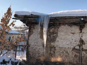 Tufanbeyli’de Kardan Sonra Dondurucu Soğuk Başladı