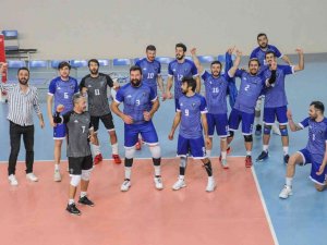Karacabey Belediyespor Voleybolda İddialı