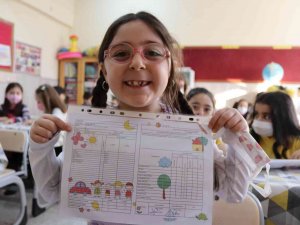 Kayseri’de 314 Bin 736 Öğrenci Karne Heyecanı Yaşadı