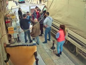 Koltuk Döşemecisi İle Nakliyeci Arasındaki Tartışma Testereli Sopalı Kavgaya Dönüştü