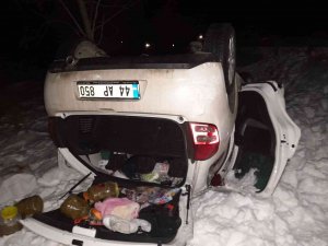 Takla Atan Otomobildeki 4 Kişi Yaralandı