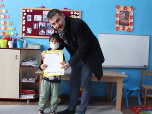 "Tatilde Çok İyi Dinlenin, Ama Kitap Okumayı Da İhmal Etmeyin"