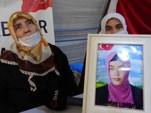 Evlat Nöbetindeki Anne: “Bir Çocuğumuz Ailesine Kavuştu, İnşallah O Mutluluğu Biz De Görürüz”
