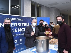 Rektörden Öğrencilerin İçini Isıtan Hareket