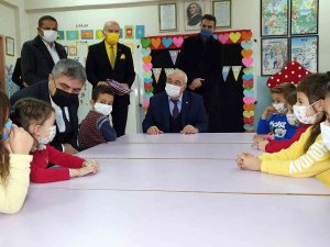 Nazilli’deki Okullarda Karne Sevinci