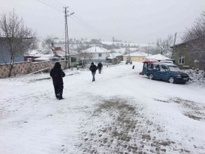 Kırklareli’nde Kar Yağışı Etkili Oluyor