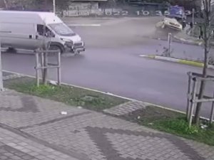 Dedesinin Aracını Kaçırdı, Polisten Kaçarken Kaza Yaptı